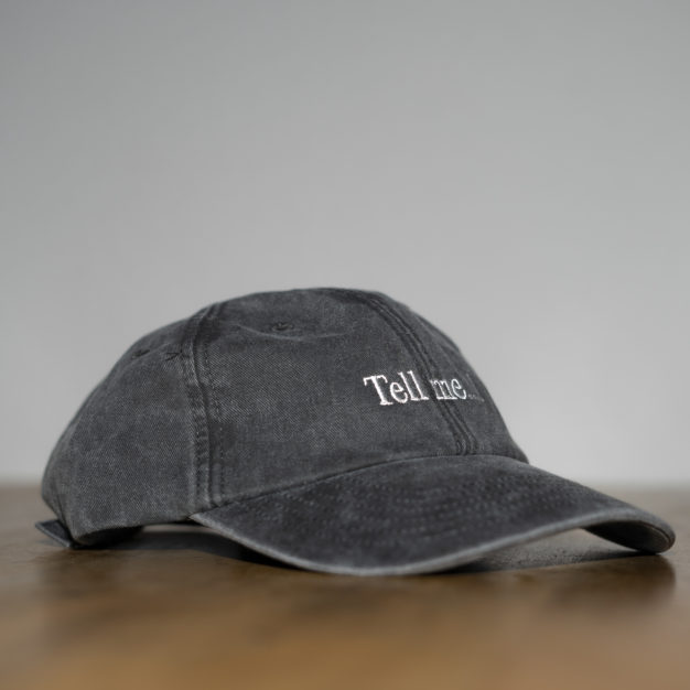 Dad Cap vintage grau mit weißer Mottostickerei