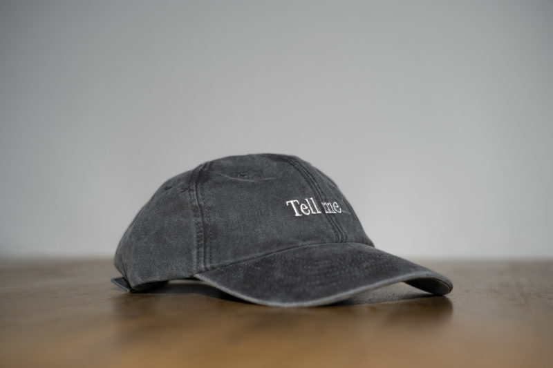 Dad Cap vintage grau mit weißer Mottostickerei